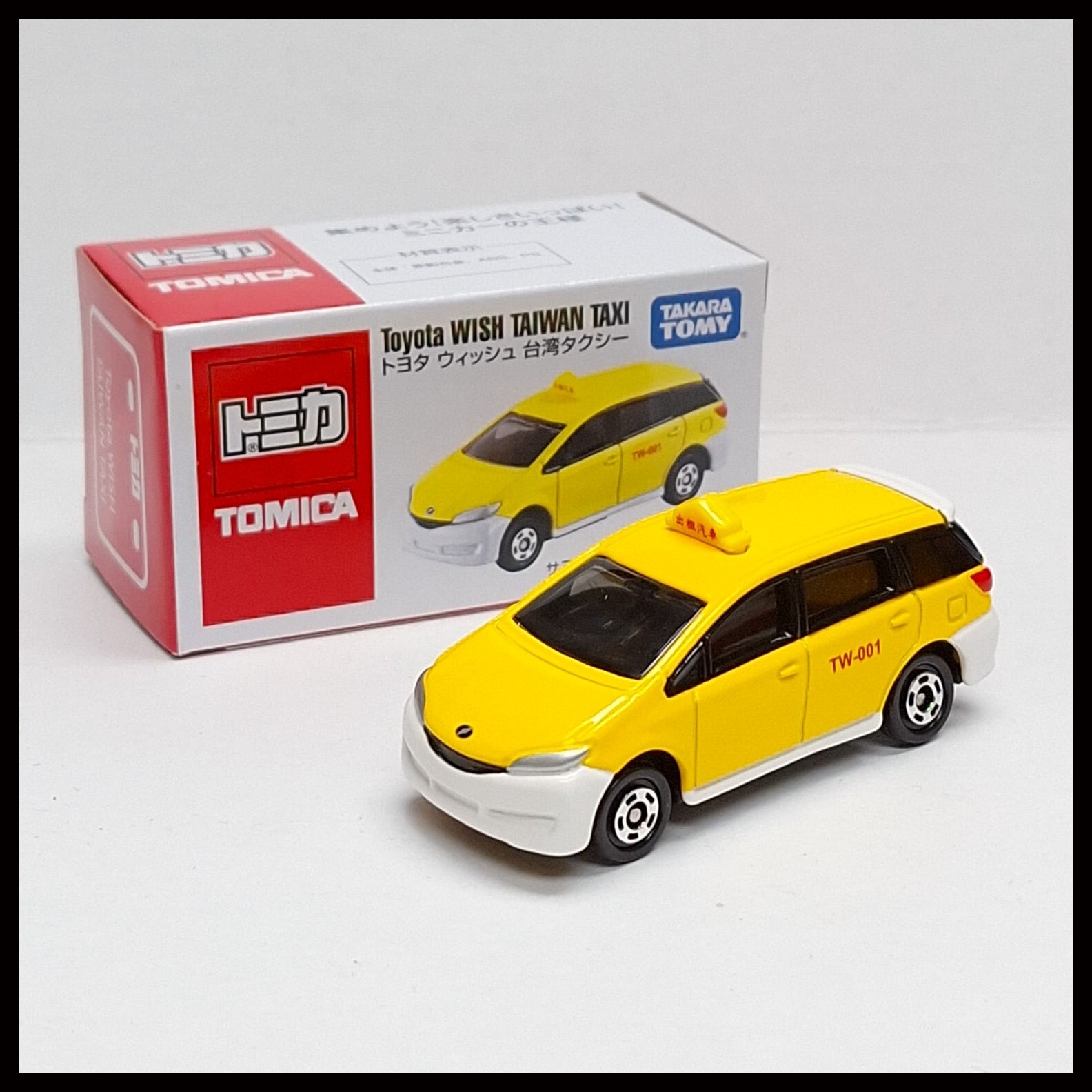 TOMICA TOYOTA WISH TAIWAN TAXI 1/61 TOMY DIECAST CAR NEW A