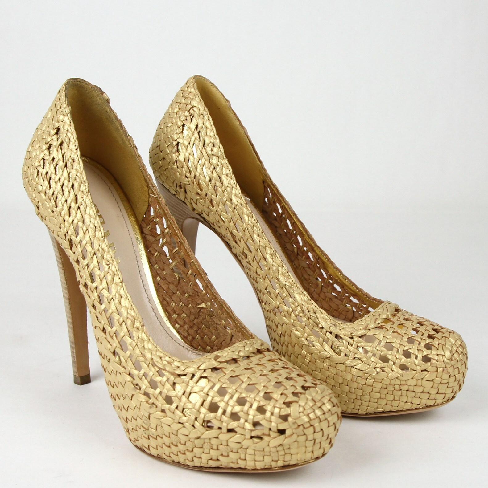 Pre-owned Prada Women's Gold Metallic Leather Woven Platform Pump Heel 1ip064