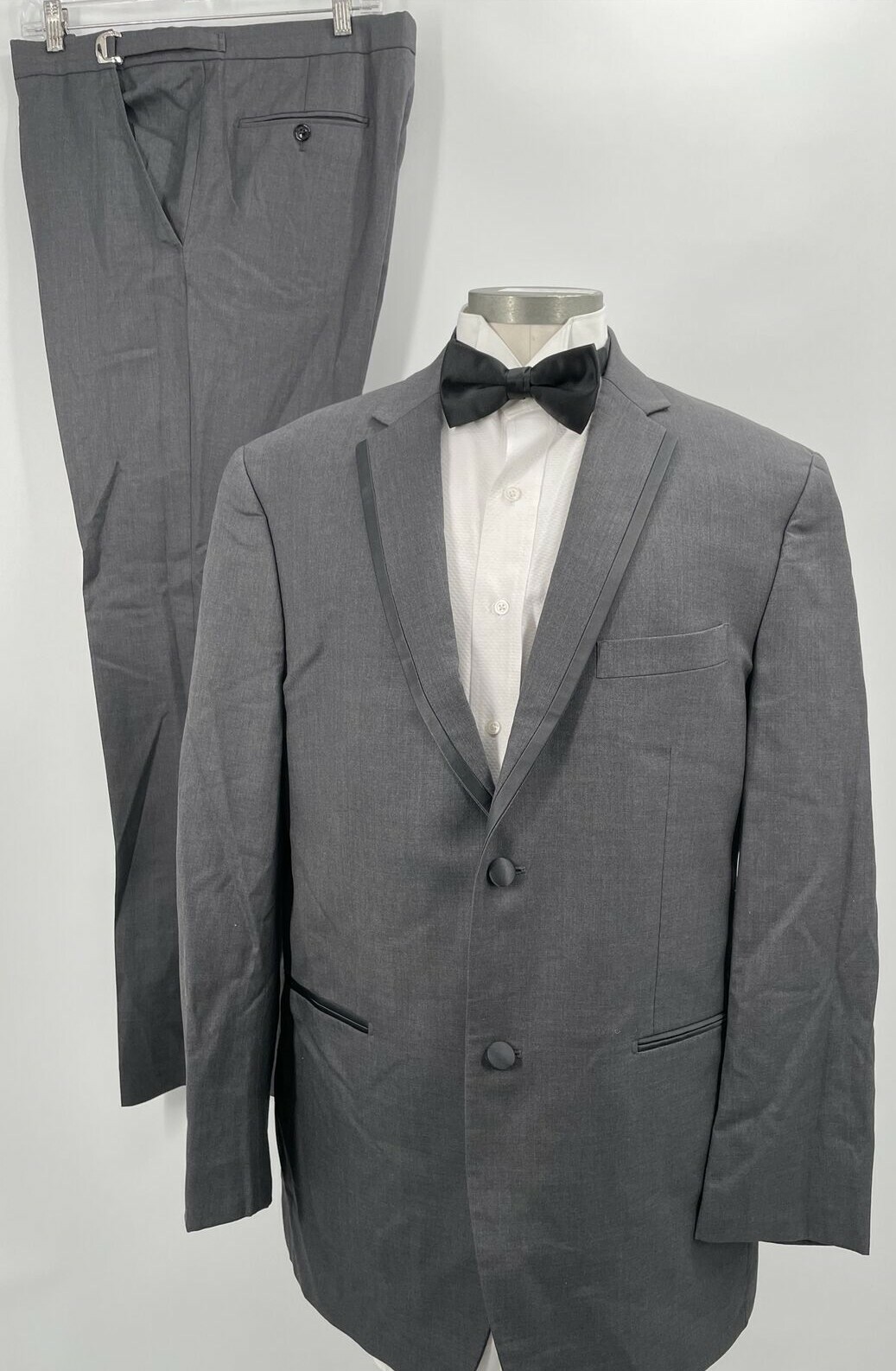 Black by Vera Wang Men's Wool 2 Piece 2 Button Gray Tuxedo