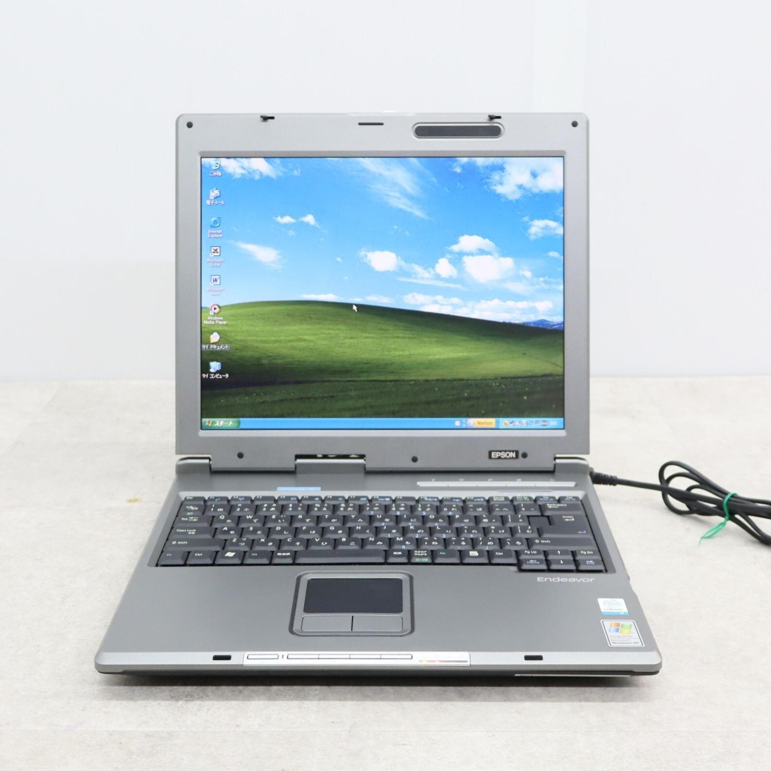EPSON Endeavor NT2700 Celeron M WindowsXP Vintage Silver