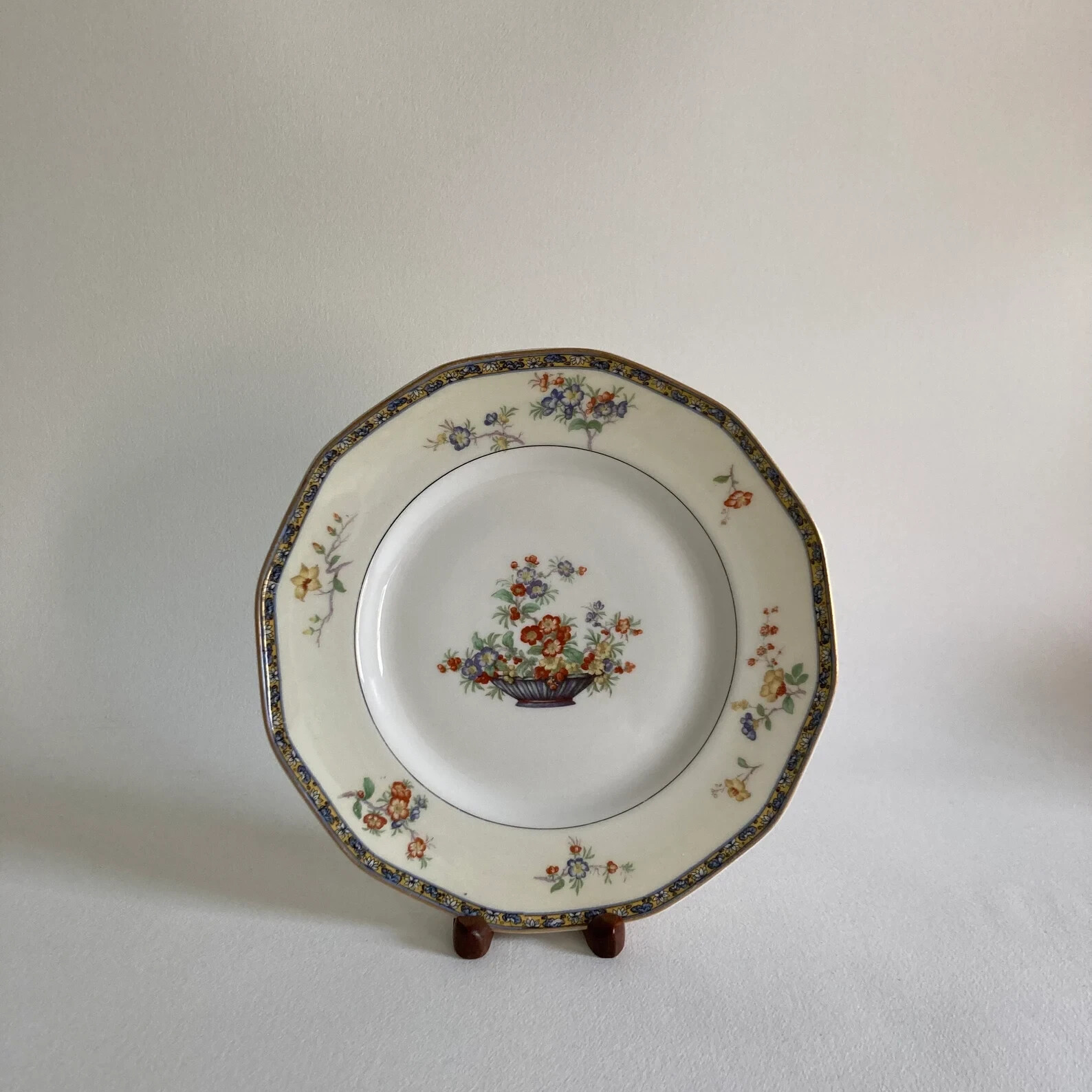 HAVILAND LIMOGES LE BESTIAIRE プレート Haviland, Alain Thomas Le Bestiaire | Replacements, Ltd.