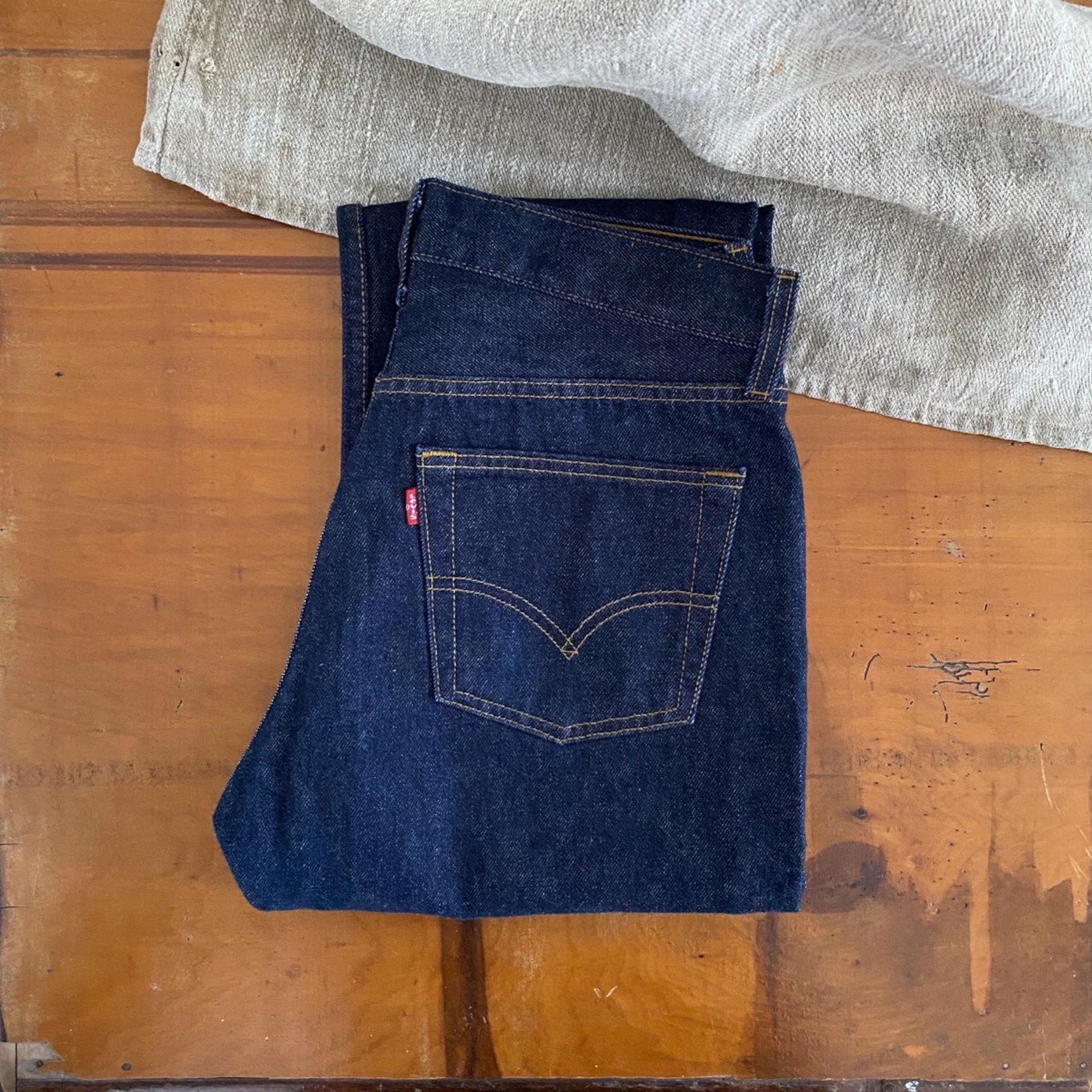 00s Y2K vintage deadstock Levis 501 dark fuzzy soft denim