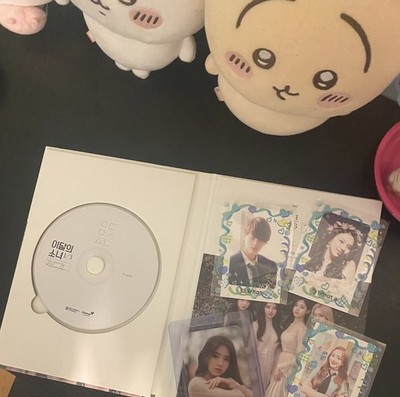 LOONA 1/3 Love & Live ハスルフォトカード付き LOONA 1/3 LOVE & LIVE Album. With Haseul Photocard and CD