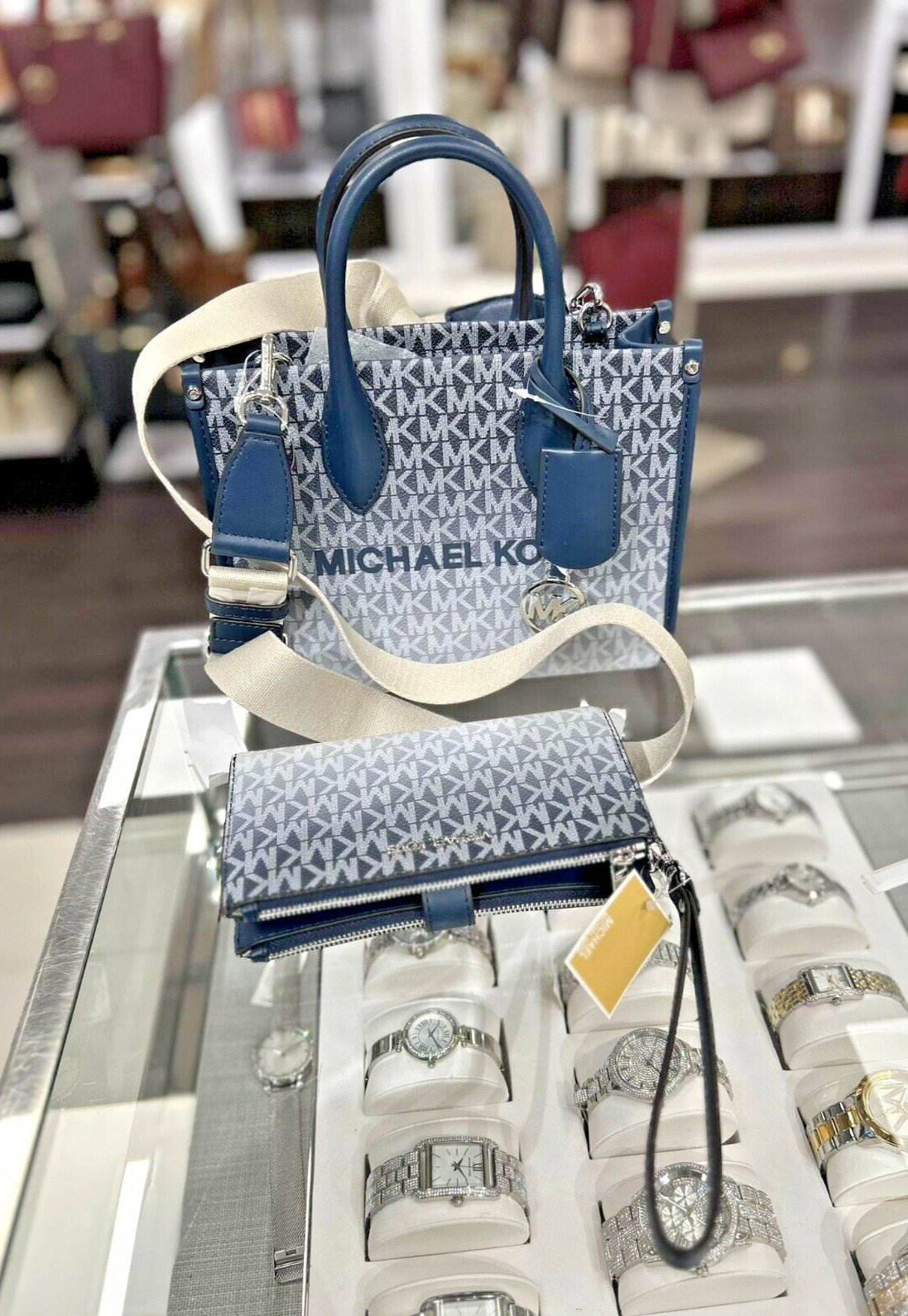 大人気★Michael Kors★MIRELLA SMALL SHOPPER XBODY Michael Kors Mirella Small Top Zip Canvas Shopper Crossbody