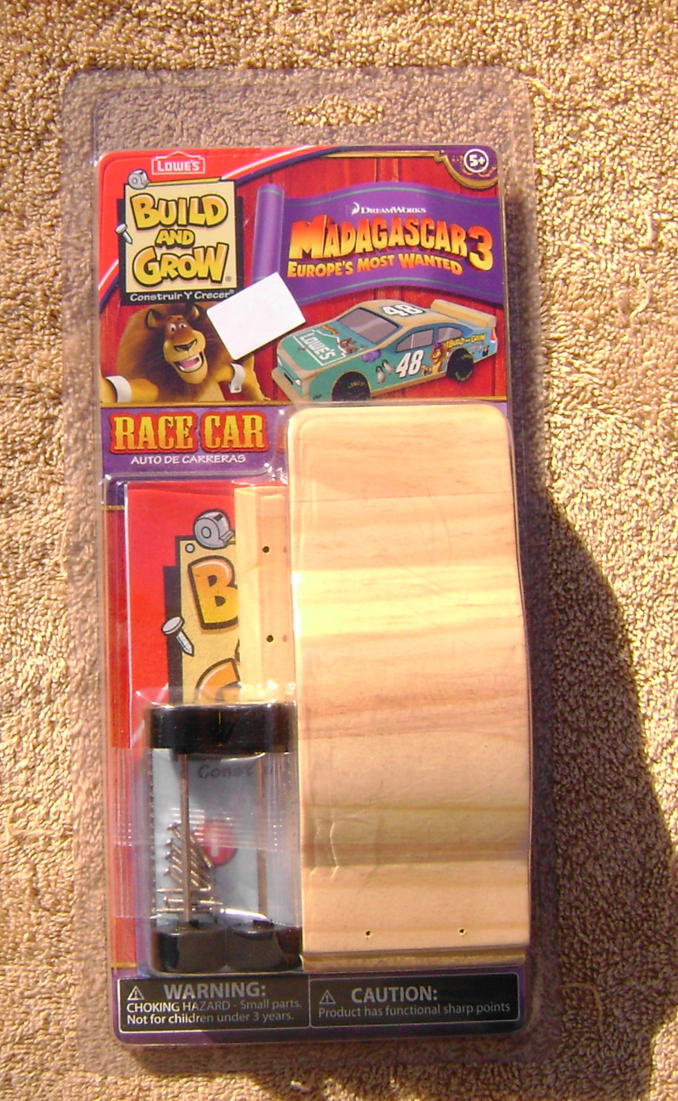 Jimmy Johnson #48 NASCAR Lowe's Build & Grow Racecar Kit (Madagascar 3)