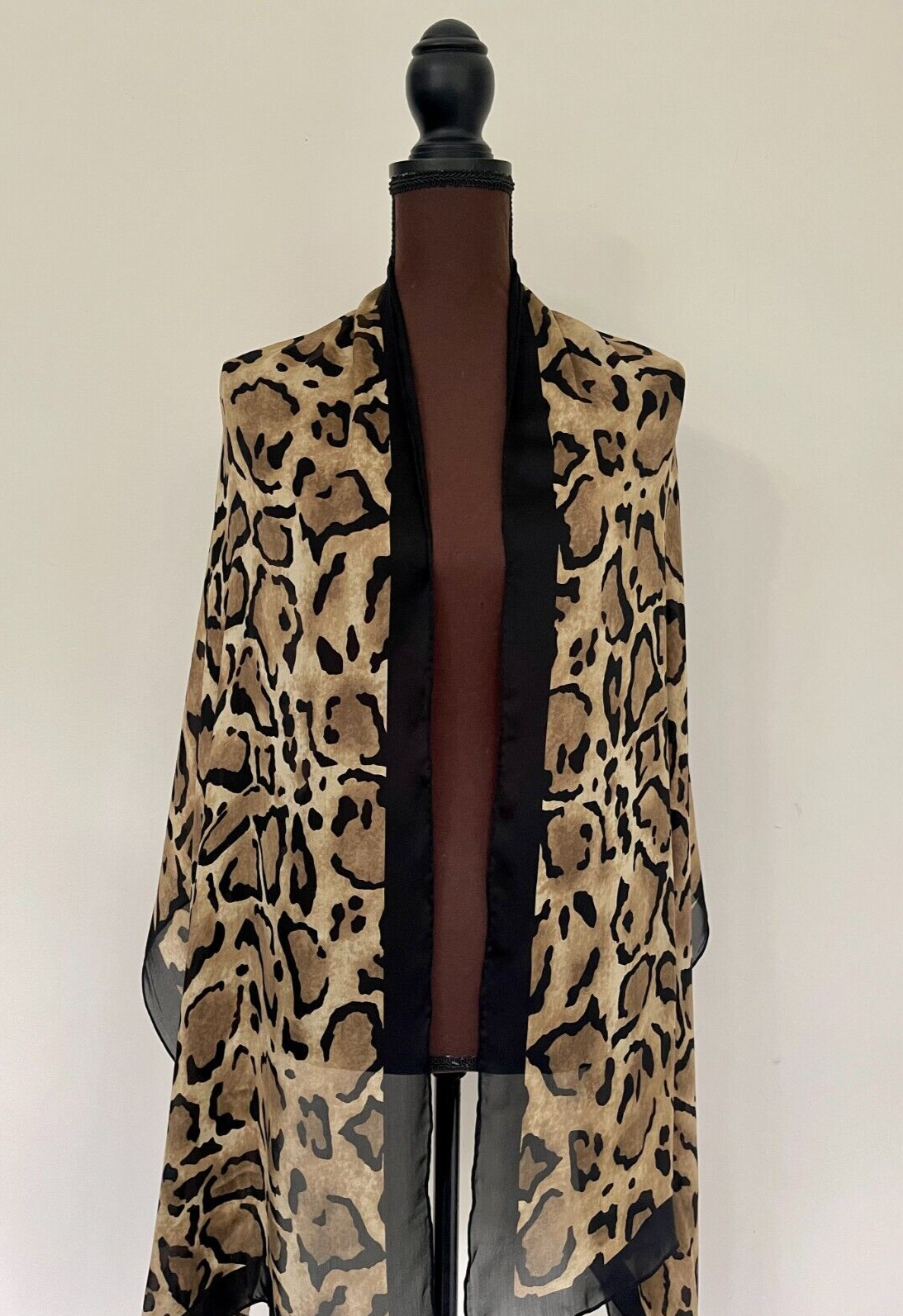 Pre-owned Gucci Unisex  Silk Scarf Leopard Animal Print Black Beige Chiffon Stole Scarf