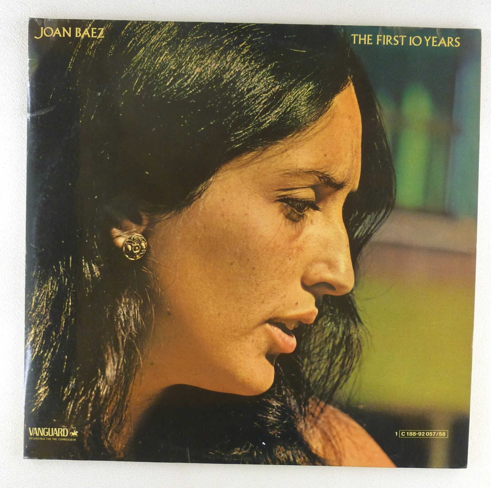レコード　First Album Joan Baez Baez, Joan - The Debut Album Plus | Amazon.com.au | Music