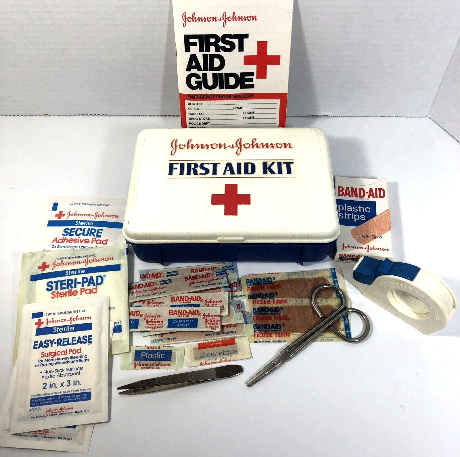 US Vintage ジョンソン&ジョンソン　ファーストエイドキット Vintage Johnson & Johnson Marine First Aid Kit First aid