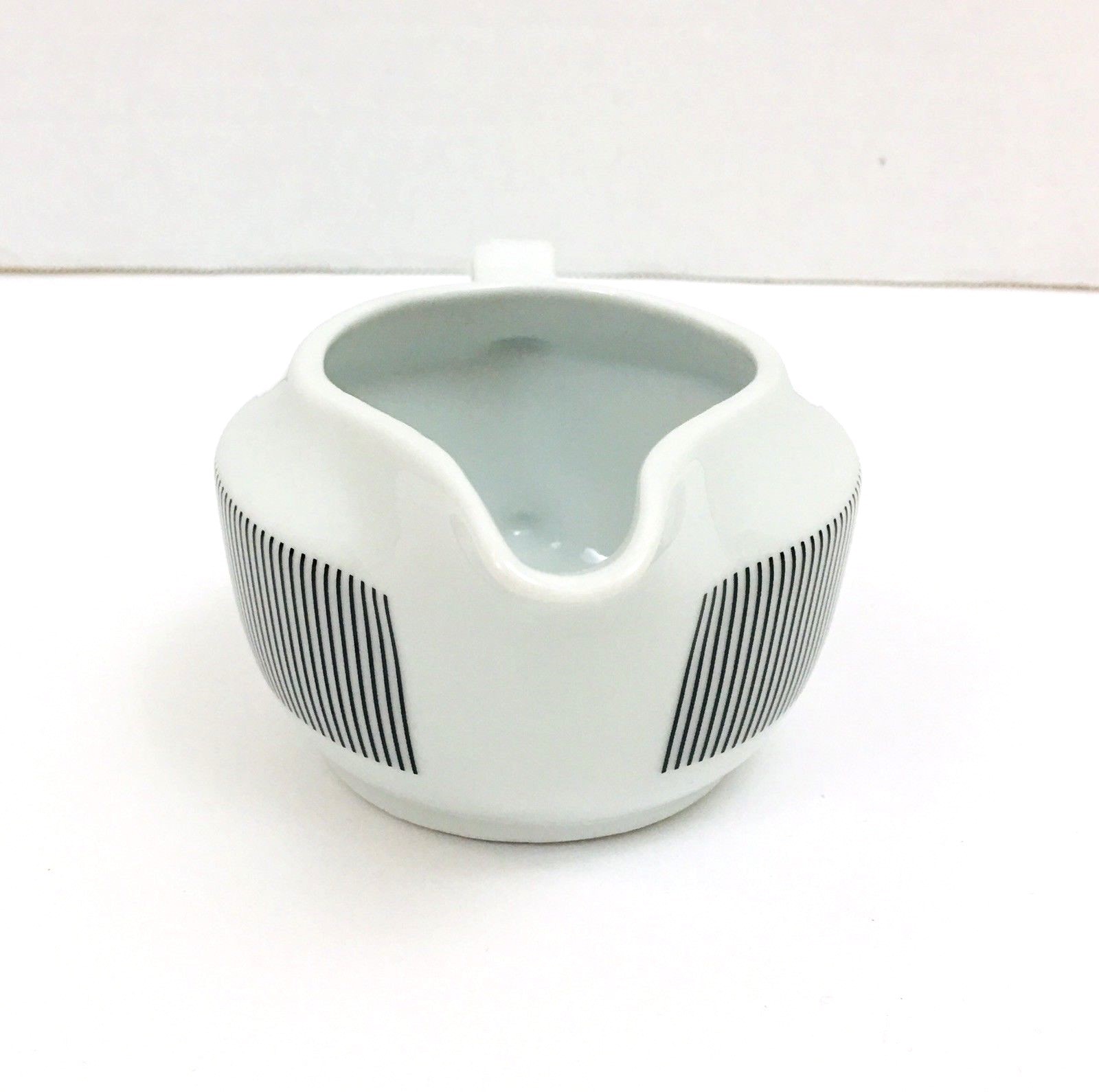 Pier 1 Metro Line Design Creamer Italy Black on White