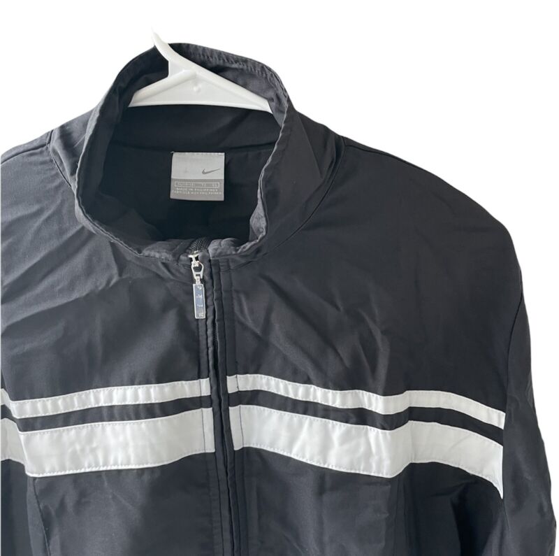 Vintage NIKE Gray Tag Black & White stripe Windbreaker Jacket Unisex 16-18 XL