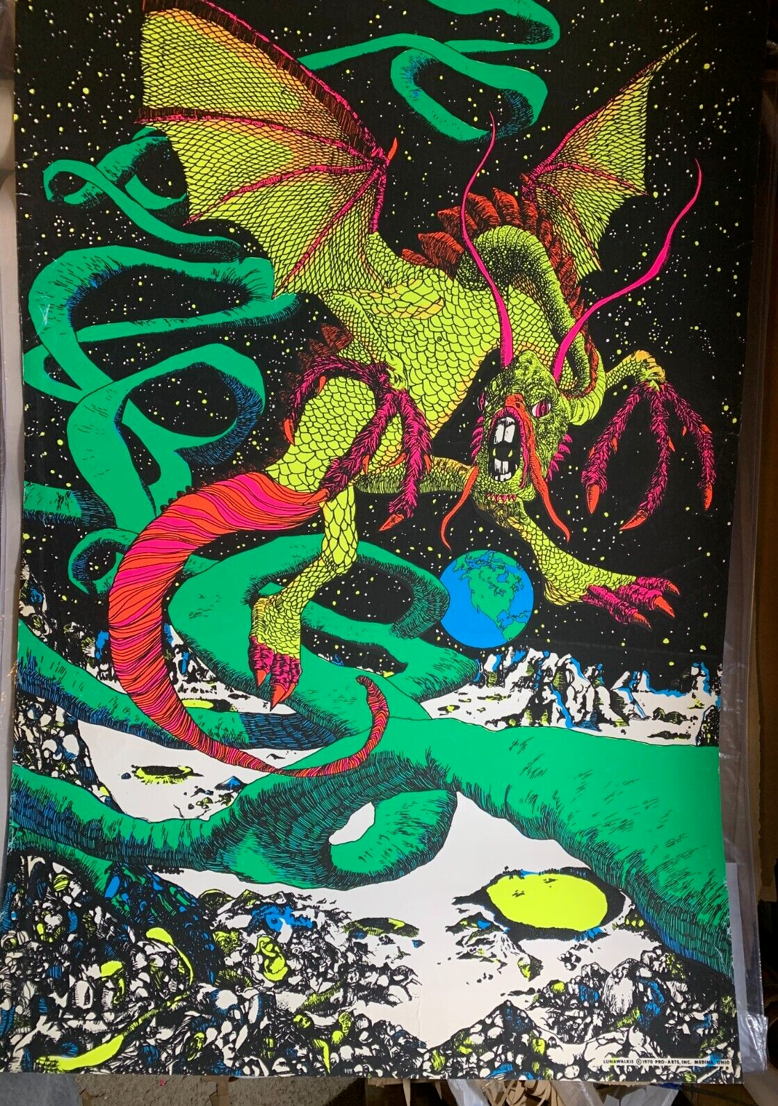 LUNA WALKIE VINTAGE 1970 PSYCHEDELIC BLACKLIGHT PRO ARTS