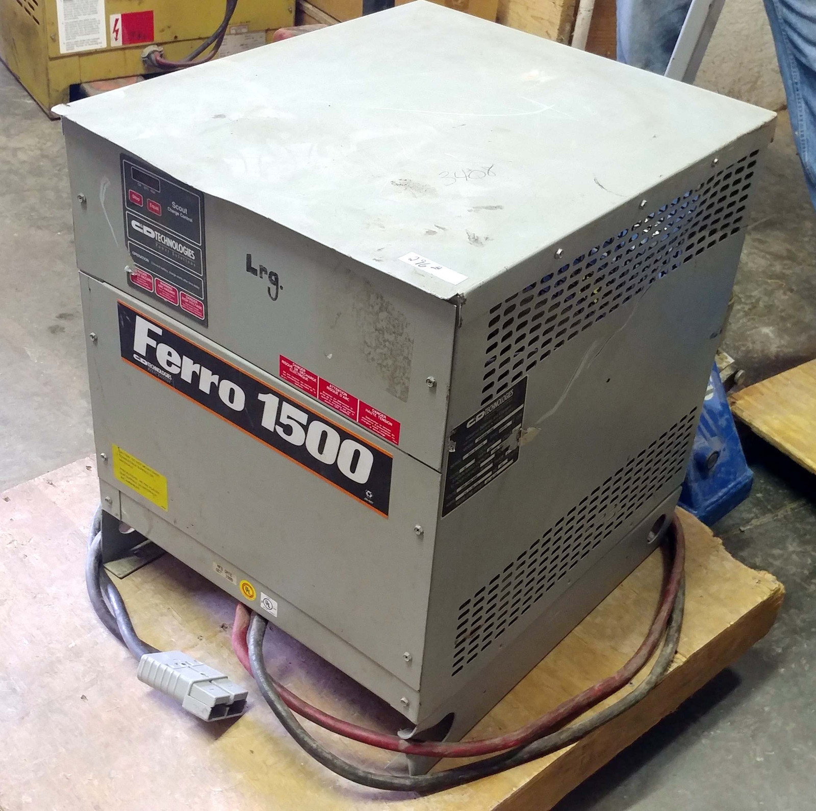 1 USED C&D TECHNOLOGIES FERRO 1500 VFR18HK1200 BATTERY CHARGER 36V *MAKE OFFER*