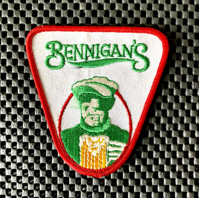 BENNIGANS RESTAURANT EMBROIDERED SEW ON ONLY PATCH CASUAL DINING 3 1/2'' x 3 3/4''