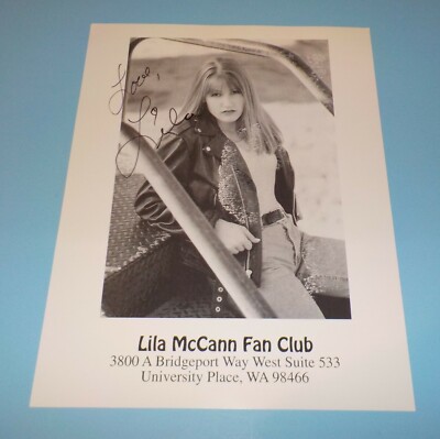 爆買い，HOT】 Fami。 ふぁみ。 卒業アルバム 直筆サイン入り