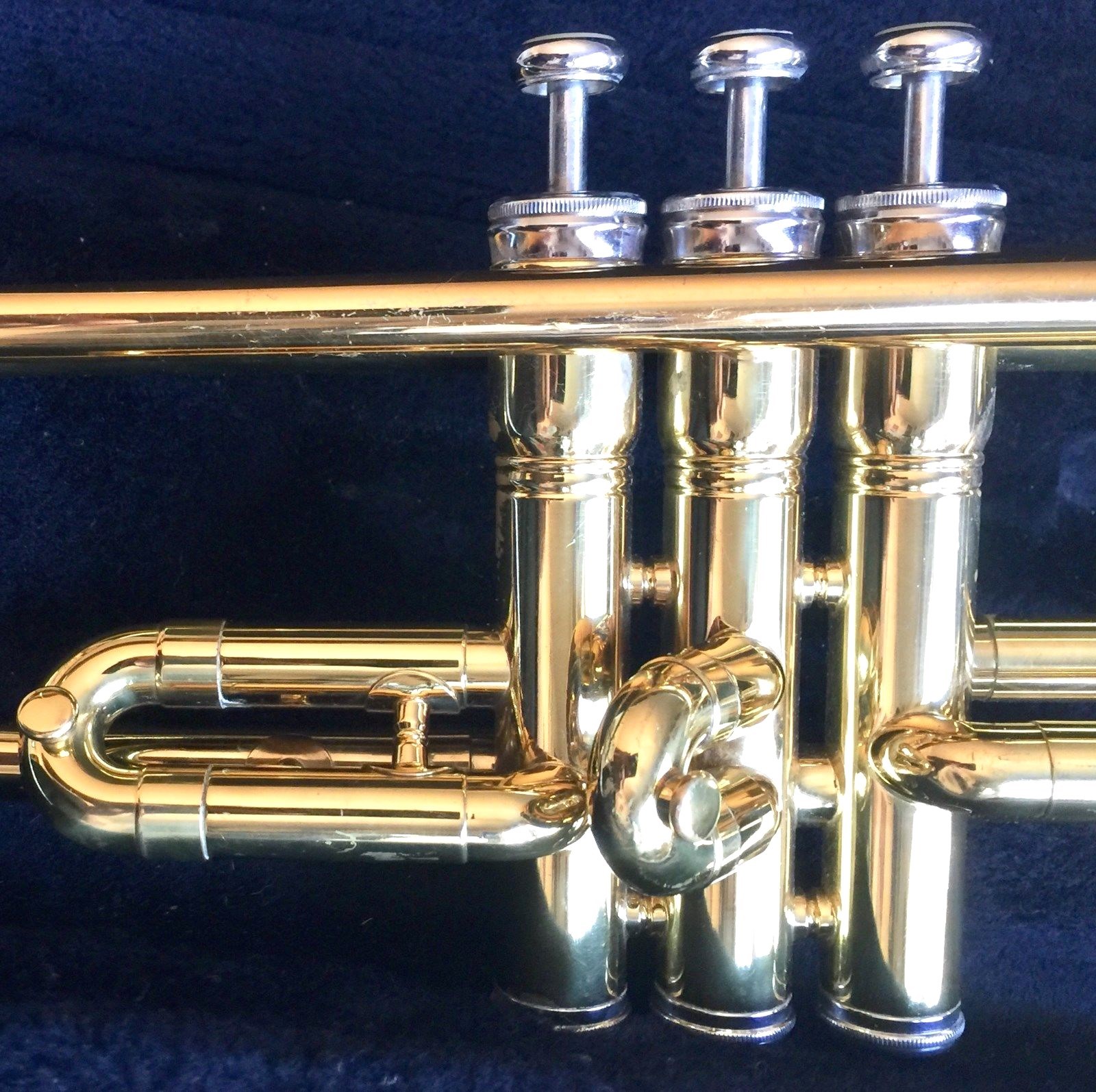 EXCELLENT KING 600 USA BRASS TRUMPET WITH BENGE 7c MOUTHPIECE & KING HARD CASE