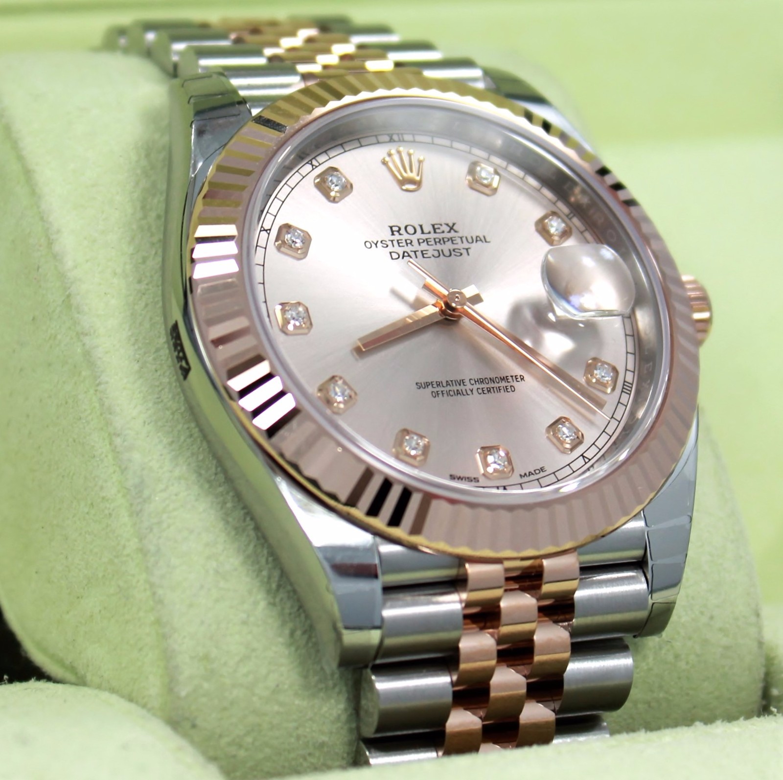ゆゆ Rolex Datejust 41mm Steel 126334 GXO Green - Luxury of Watches