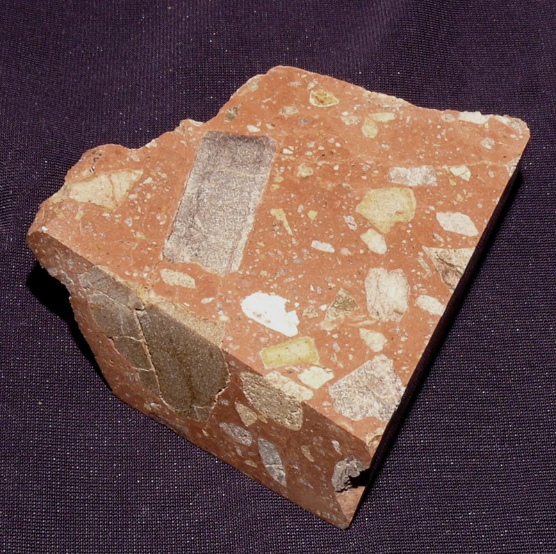 Bloc Impaktit Rubielos De La Cerida, Breccia 56x51x22mm 104,8g