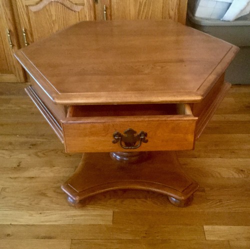 VTG Ethan Allen Nutmeg Heirloom 1 Drawer Pedestal End Table 20” Tall Ships FREE