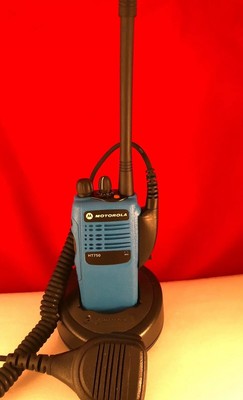 MOTOROLA HT750 VHF 136-174 MHZ 16CH 5 WATT RADIO With Charger And Speaker Mic. Buy it now for 129.95