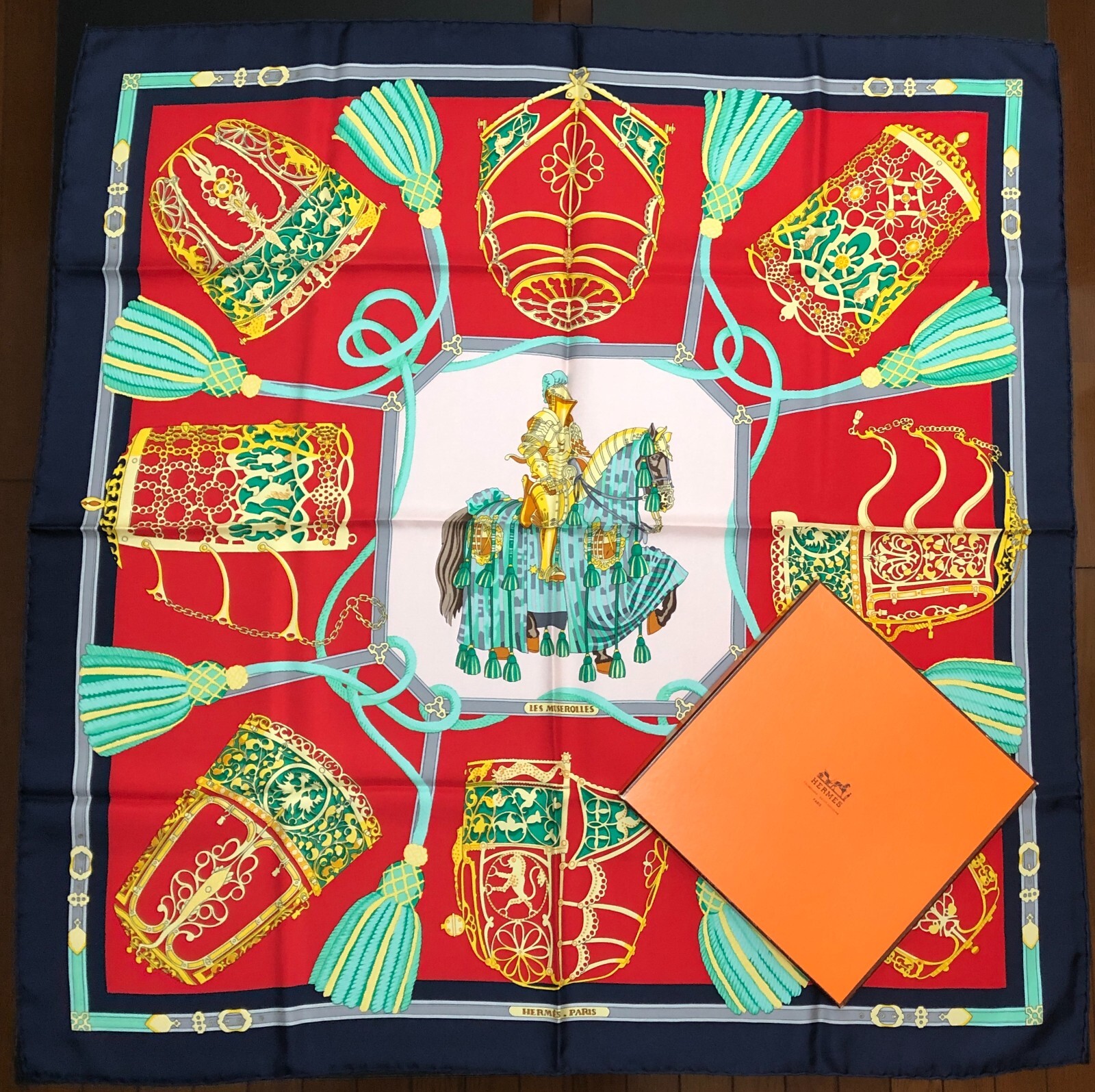 美品 エルメス Les Muserolles スカーフ カレ90 鼻革 タッセル HERMES◇カレ90 LES MUSEROLLES 鼻革/スカーフ/シルク/レッド