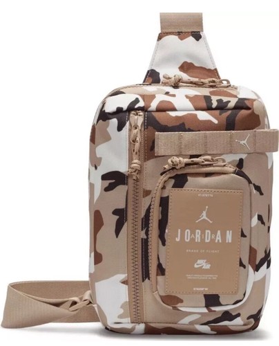 Nike★Jordan Hesi クロスボディバッグ グレー Jordan Air Hesi Crossbody Bag (3L) Sling Bag (Grey/Cement