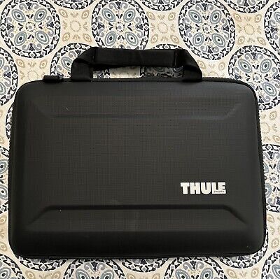 THULE  Black Gauntlet MacBook Pro Attaché 13 Laptop Bag Case Cover