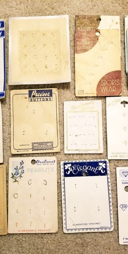 38 Vintage Empty Lansing BWG Le Chic Button Cards for Display or Crafts
