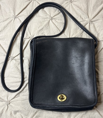 アメリカから購入 COACH leather bag Vintage Coach Black Leather Crossbody Bag 9620 Made in USA