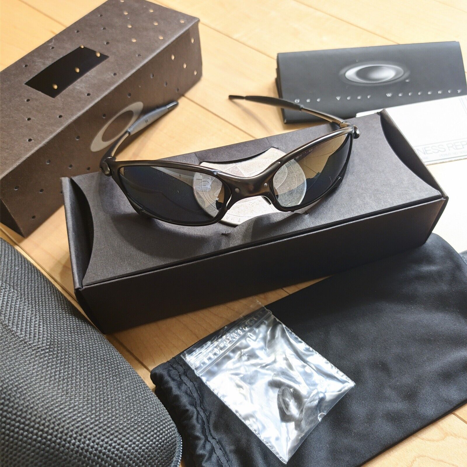 Carbon W/ Black Iridium Polarized Lens