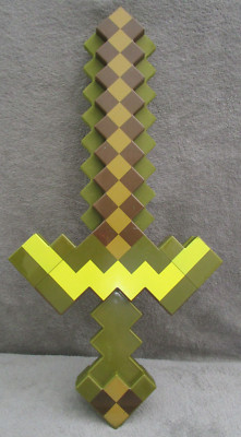 Minecraft 2 in 1 Transforming Gold Sword/Pick Axe 2014 Mattel Pickaxe Toy 17-21 
