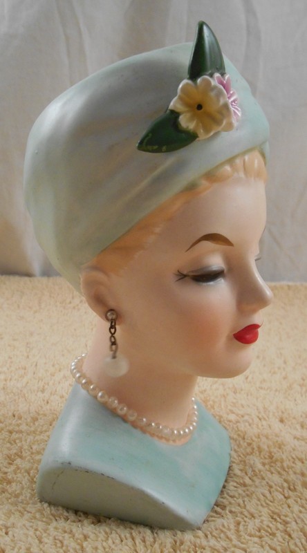 GRACE KELLY HEAD VASE NAPCO, 1960, C4899A  (Complete with earrings & necklace)