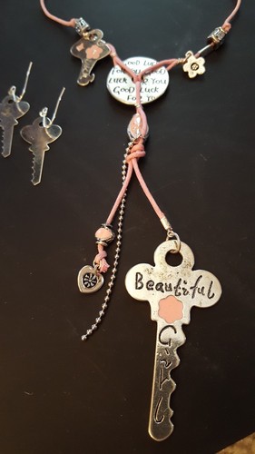 Set Pink Key Good Luck Charm Beautiful Girl Teen Asian Style Necklace & Earrings