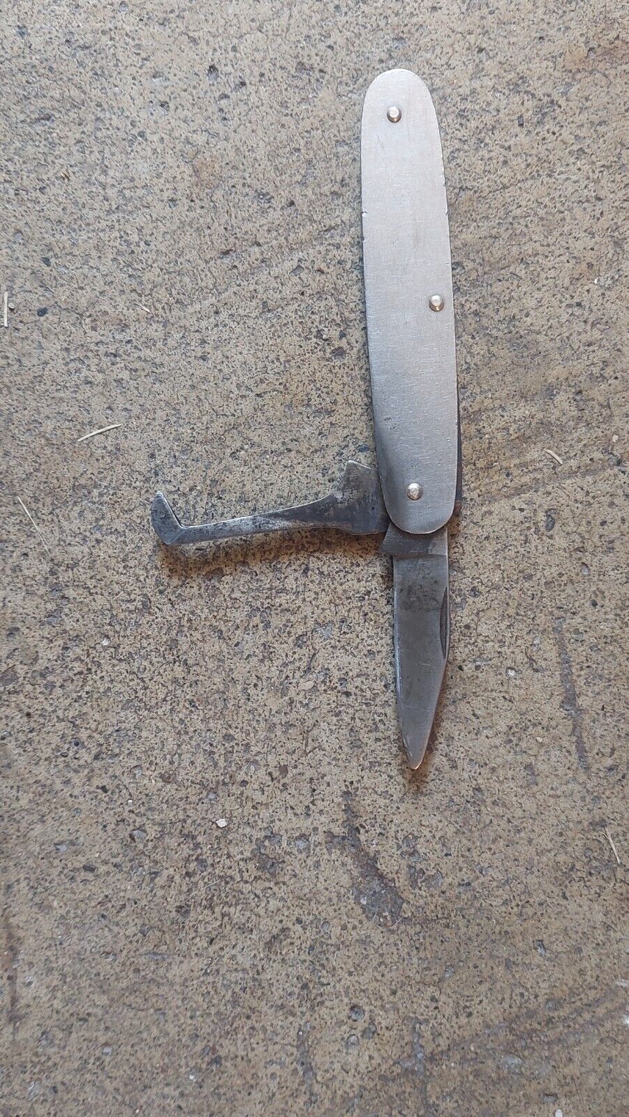 Vintage Ulster USA Rooster Folding Pocket Knife Nutter Castration Tool