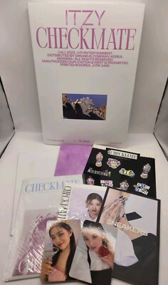 2022 Kpop Music Itzy CheckMate Album Yuna Ver Target Exclusive W/ Photocards 