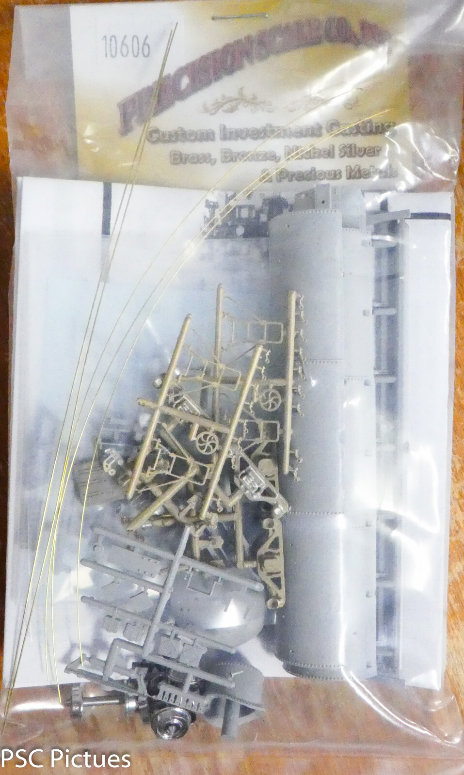 Precision Scale HOn3 #10606 UTLX Frameless Tank Car, w/Brass Precision Scale HOn3 #10606 UTLX Frameless Tank Car, w/Brass