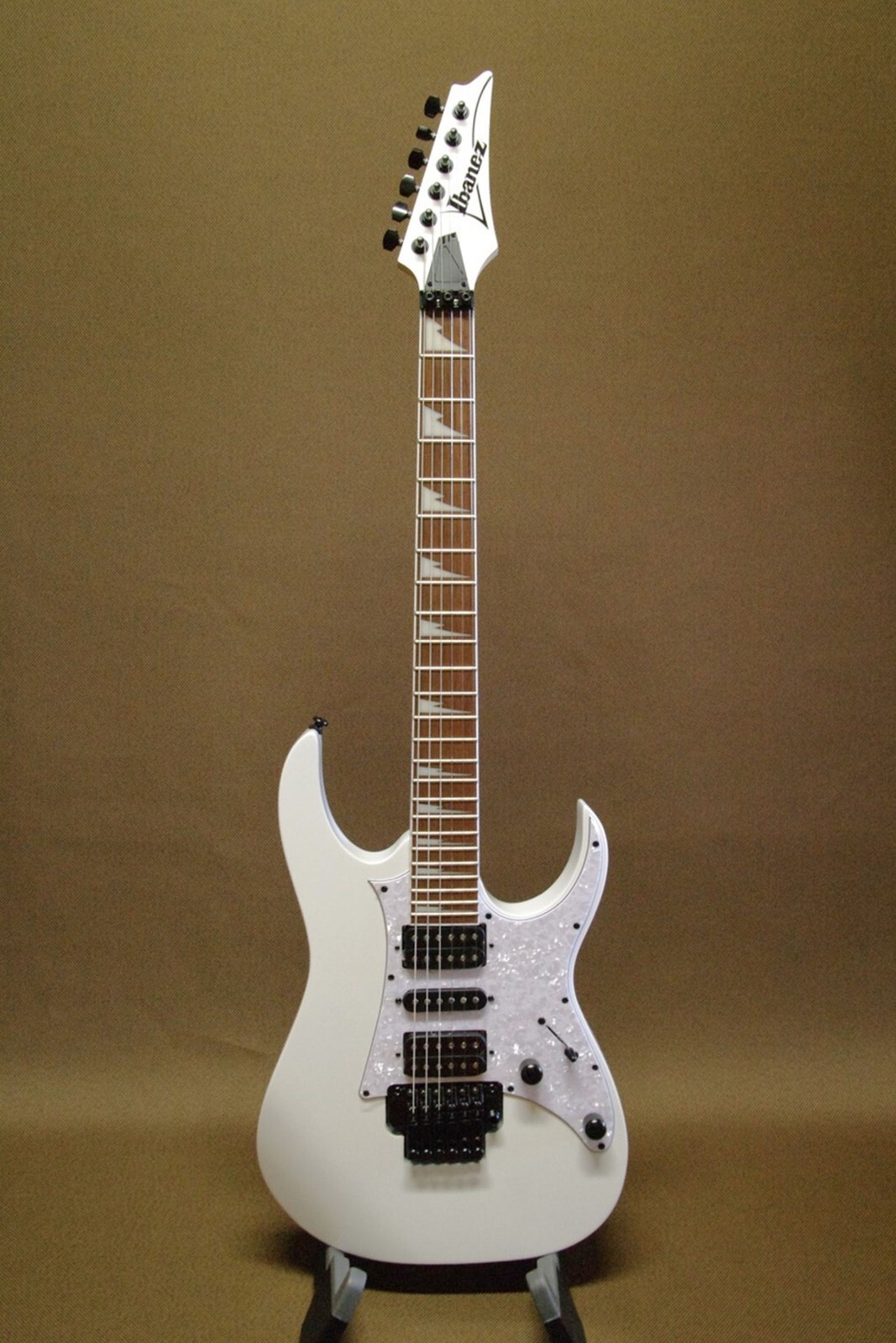 Ibanez RG350DXZ-WH RG Series Standard Model Electric Guitar Ibanez RG350DXZ-WH RG Series Standard Model Electric Guitar