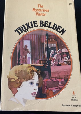 Trixie Belden #4 Mysterious Visitor Beige Edition PB