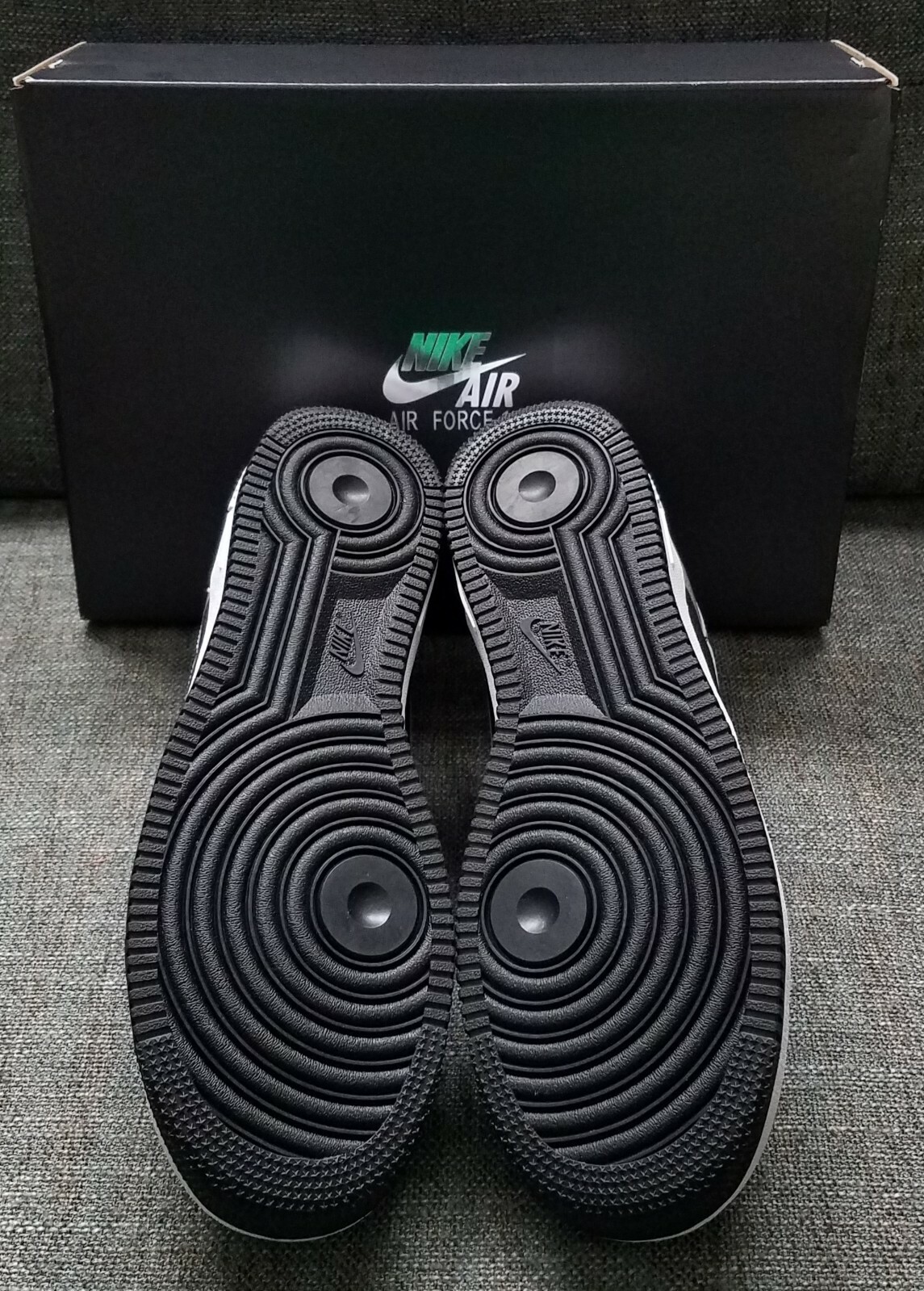 NIKE NIKE AIR FORCE 1 B BLACK SILVER SNAKESKIN 2021 US SIZE 10 BRAND