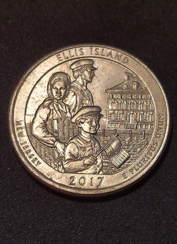 希少　トランプQ-Coin 2017-P New-Ellis Island quarter Die Chip on hat & Vampire