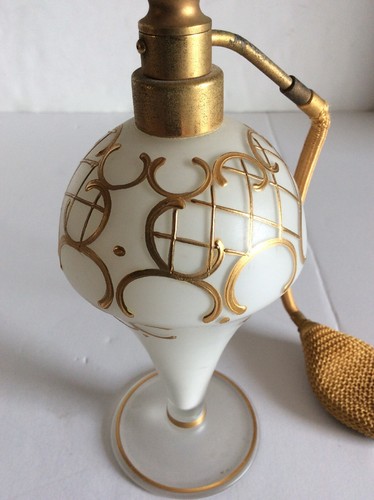 BEAUTIFUL WHITE SATIN & GOLD PERFUME ATOMIZER NEEDS WORK