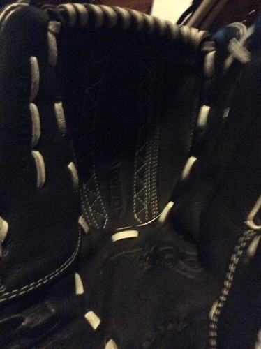 Wilson Monsta Web A440 Fastpitch Softball Glove Genuine Leather 11