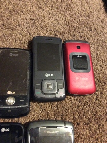 Lot of 9 Flip Phones Blackberry Motorola LG Cellular Untested