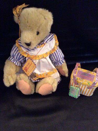 The Sewing Lesson Fluffy VanderBear All Original With Unused Sewing Kit!