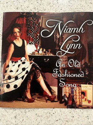NIAMH LYNN - AN OLD FASHIONED SONG (Signed copies).