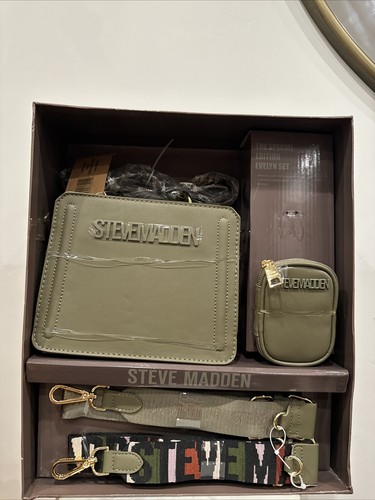 Steve Madden プレゼント 旅行に 7ピース ダッフル ギフトセット 7 Pc Steve Madden Clear Duffle Bag Set Tiktok Viral The