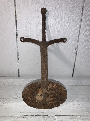 Antique 3 Leg Cast Iron Steal Rusty Buggy Carriage Wagon Step