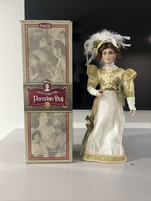 Victorian Series Porcelain Doll CRACKER BARREL Coca-Cola Brown Hair  Green Dress