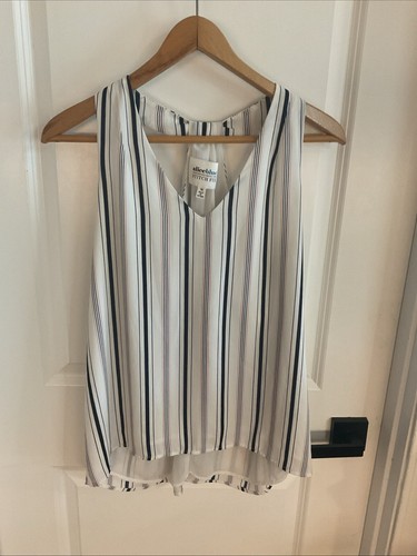 Alice Blue - V-Neck Sleeveless Top - Multicolor Striped Top