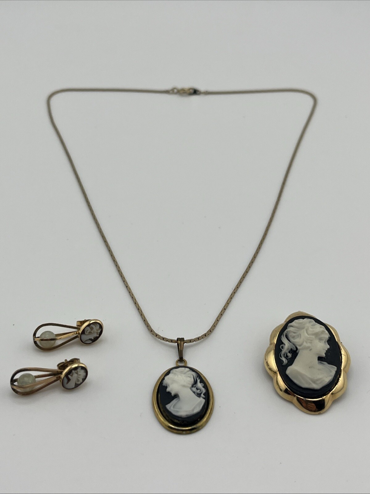 Lady Cameo Pendant Necklace gold chain, Earrings, & Brooch Vintage Victorian