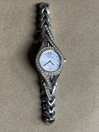 【SEIKO】Solar Mother of Pearl Dial Ladies Watch Seiko Solar Swarovski Crystal Accent Mother of Pearl Dial